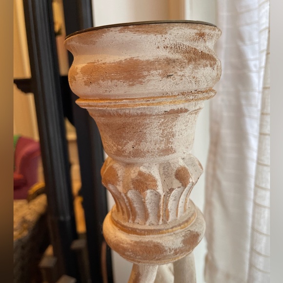 Pair of carved wooden candlesticks - Picture 2 of 7